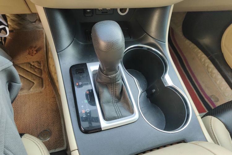 丰田 汉兰达 2021款 2.0T 两驱精英版 5座中控内饰18