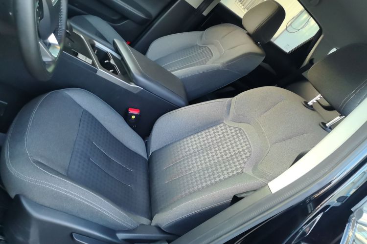 捷途X70S 2022款 1.5T DCT活力版 7座局部细节19