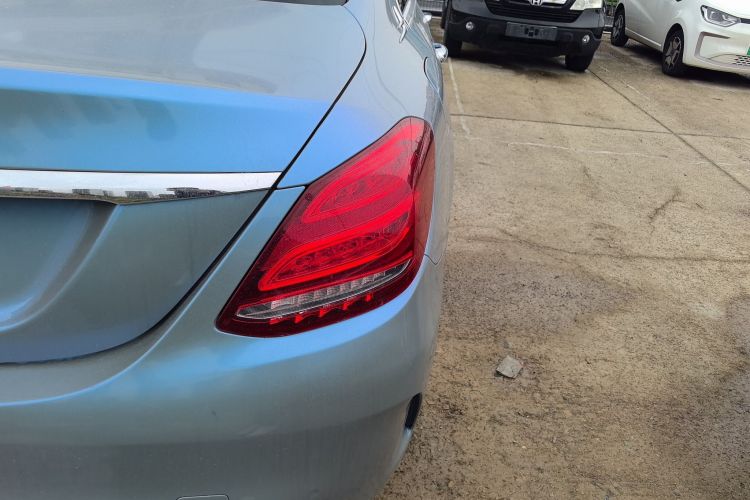 奔驰C级 2016款 C 200 L 运动型车身外观9