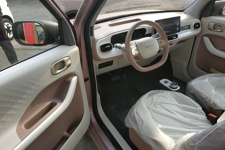 吉利银河 熊猫 2025款 210km 元气熊中控内饰20