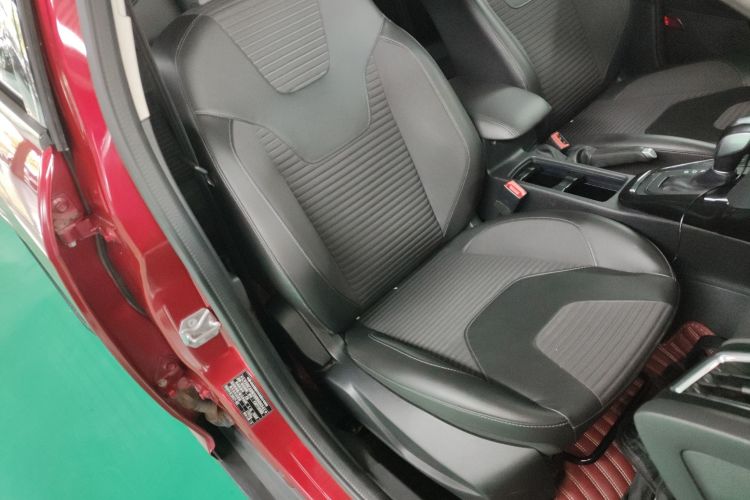 福特 福克斯 2017款 两厢 1.6L 自动风尚型智行版中控内饰41