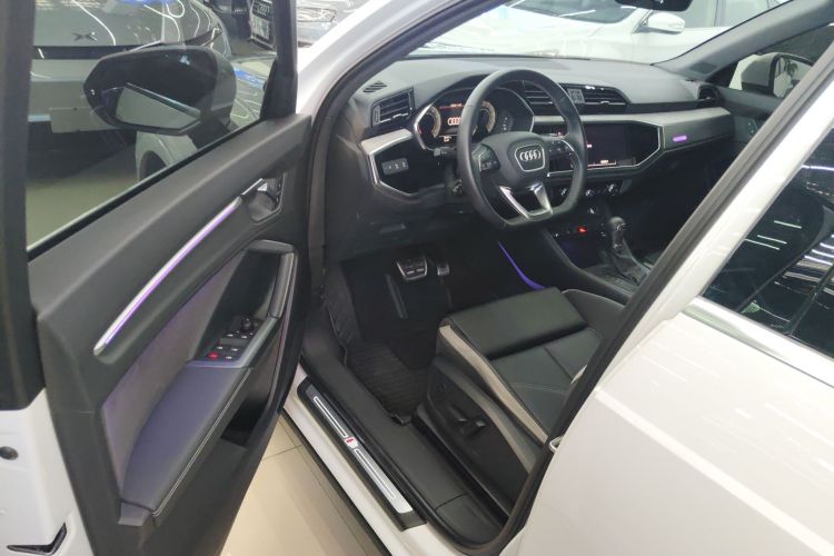 奥迪Q3 2024款 35 TFSI 时尚动感型中控内饰20