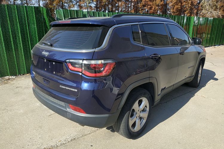 Jeep 指南者 2020款 220T 自动领先版车身外观6005