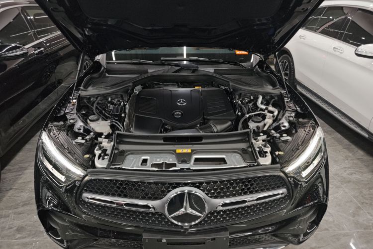 奔驰GLC 2023款 改款 GLC 260 L 4MATIC 豪华型 7座机舱底盘24
