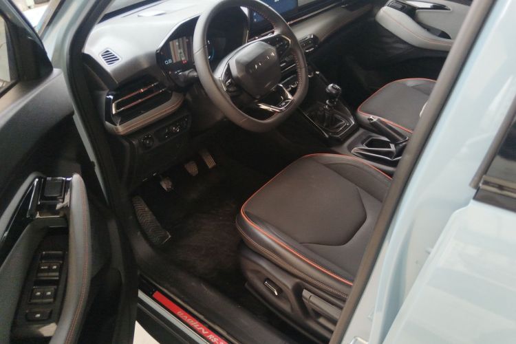 宝骏RS-3 2020款 1.5L 手动智能豪华型中控内饰20