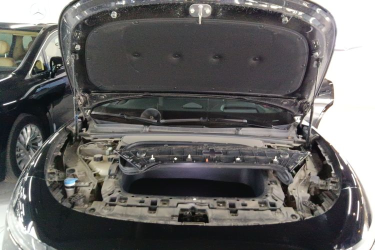 岚图汽车 岚图追光 2023款 四驱旗舰版机舱底盘24