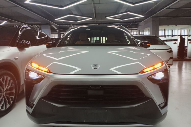 蔚来ES8 2020款 450KM 七座版车身外观2