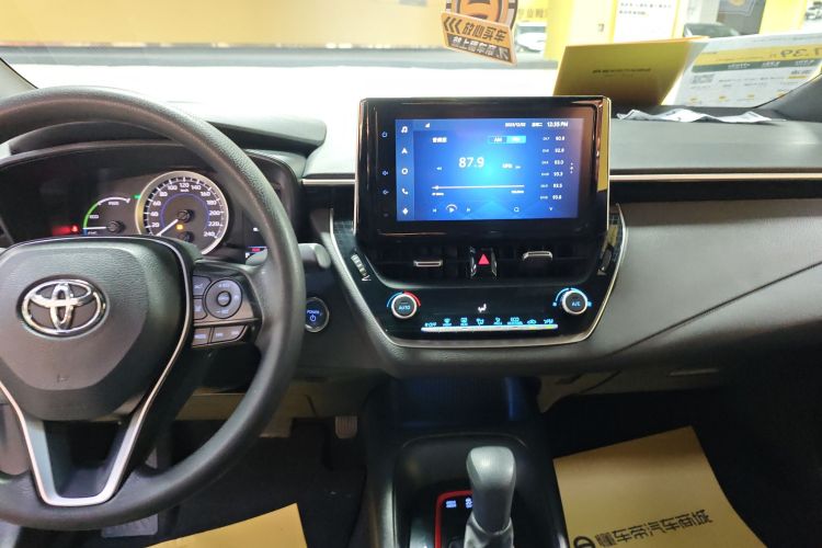 丰田 雷凌 2022款 双擎 1.8H E-CVT运动版局部细节16