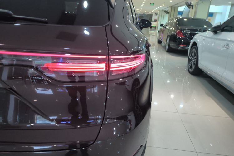 保时捷 2019款 Cayenne 3.0T车身外观9