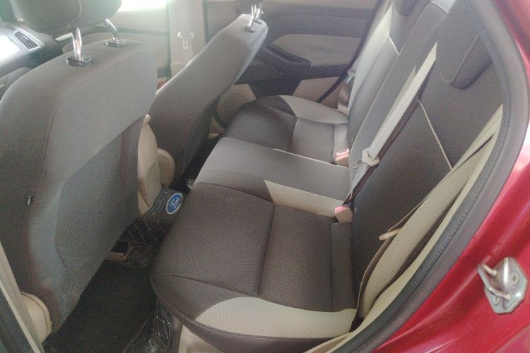 福特 福克斯 2012款 三厢 1.6L 自动舒适型中控内饰7004