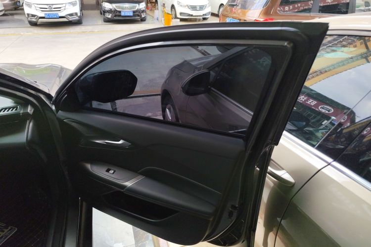 长安 逸达 2023款 蓝鲸NE 1.5T GDI DCT旗舰型中控内饰7005