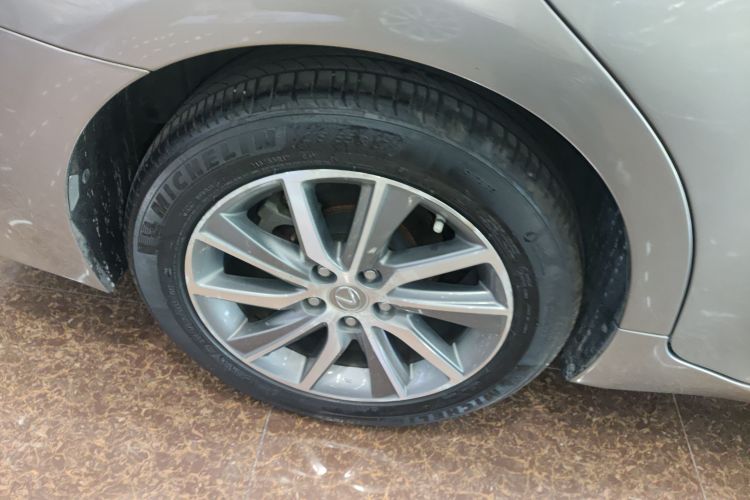 雷克萨斯ES 2015款 300h 舒适版车身外观6008