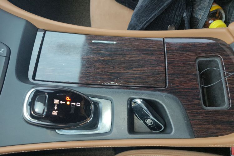 别克 君越 2016款 28T 精英型局部细节18