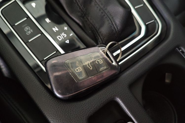 大众 迈腾 2019款 330TSI DSG 豪华型 国VI中控内饰11