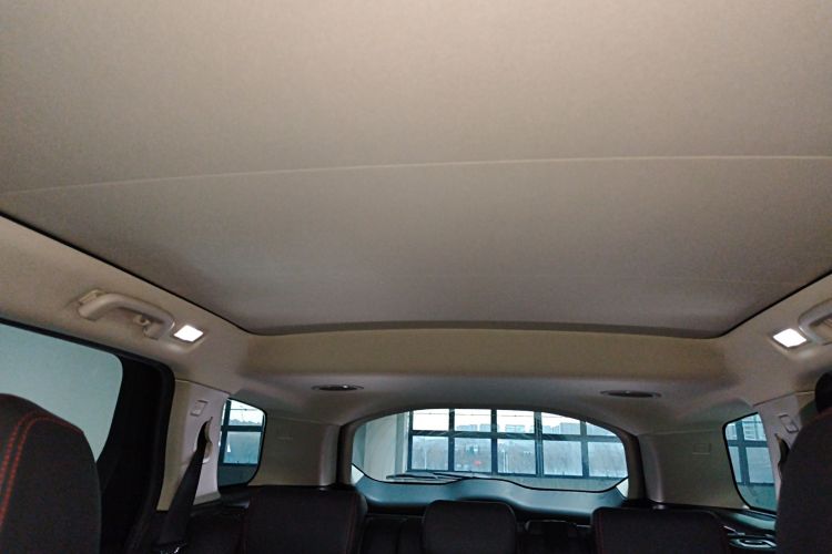 路虎 发现运动版 2022款 249PS 大都会版 5座中控内饰22