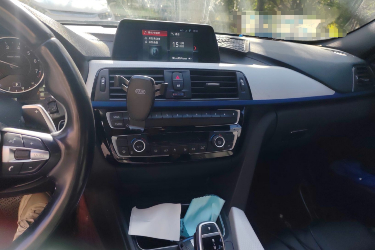 宝马3系 2018款 320i M运动套装中控内饰16