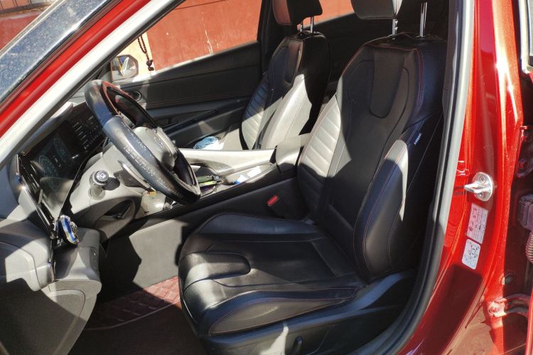 现代 伊兰特 2022款 240TGDi DCT TOP旗舰版中控内饰19