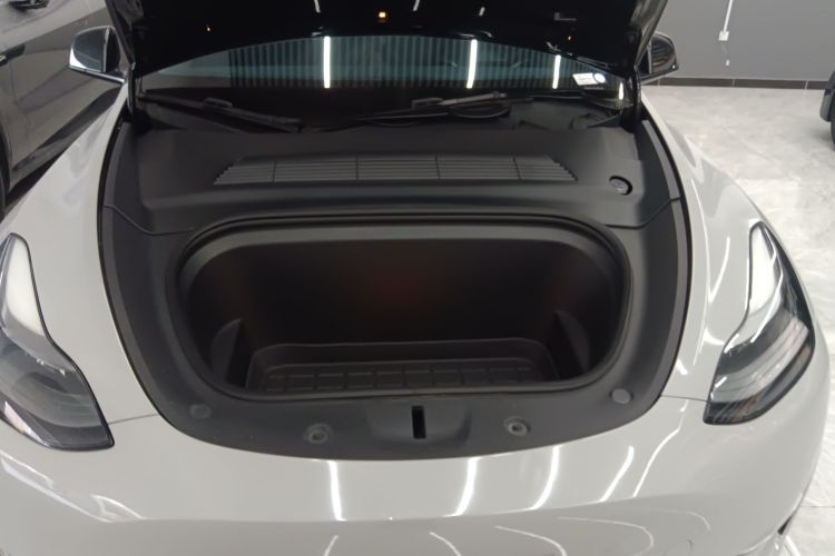 特斯拉 Model Y 2021款 标准续航后驱版机舱底盘24