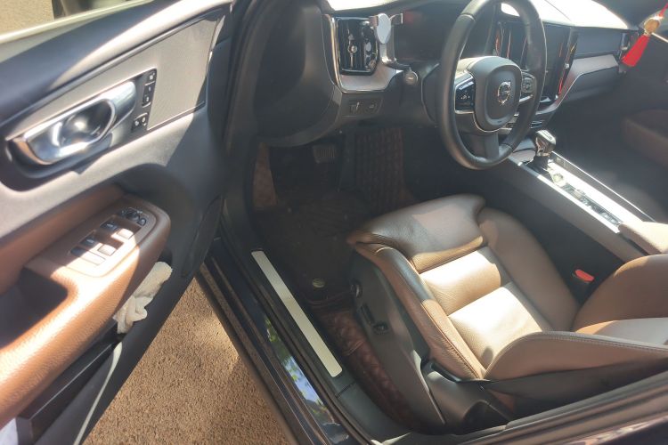 沃尔沃XC60 2021款 T5 四驱智远豪华版中控内饰20