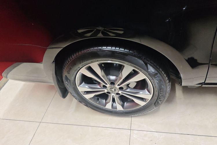 奔驰V级 2018款 V 260 领航版 国VI车身外观6008