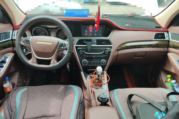 猎豹汽车 猎豹CS10 2017款 2.0T 手动风尚型中控内饰12