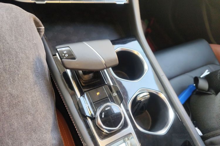 长安 逸动 2023款 畅享版 PLUS 蓝鲸NE 1.4T GDI DCT尊贵版局部细节18