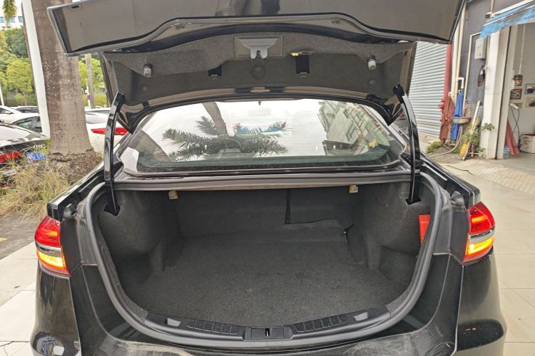 福特 蒙迪欧 2020款 EcoBoost 180 时尚型机舱底盘23