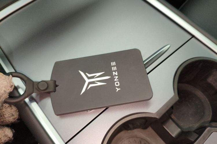 特斯拉 Model Y 2024款 后轮驱动版中控内饰11