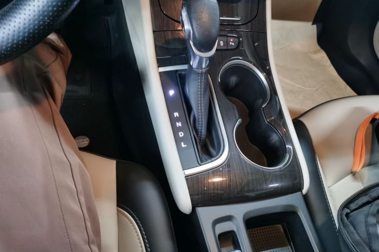 别克 威朗 2019款 三厢 15S 自动领先型中控内饰18