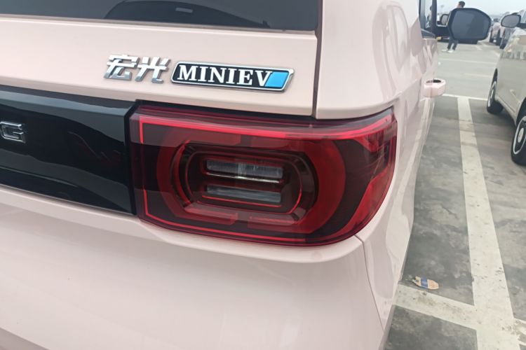 五菱汽车 宏光MINIEV 2022款 马卡龙时尚款 磷酸铁锂车身外观9