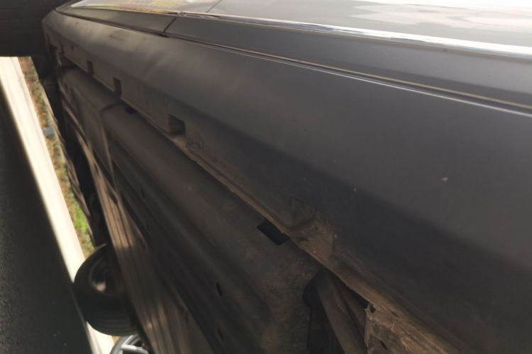 比亚迪 唐新能源 2019款 DM 2.0T 全时四驱智联创享型 7座 国VI局部细节9002