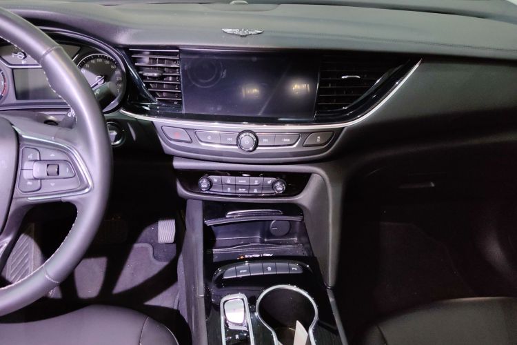 别克 君威 2024款 25T 超享版中控内饰16