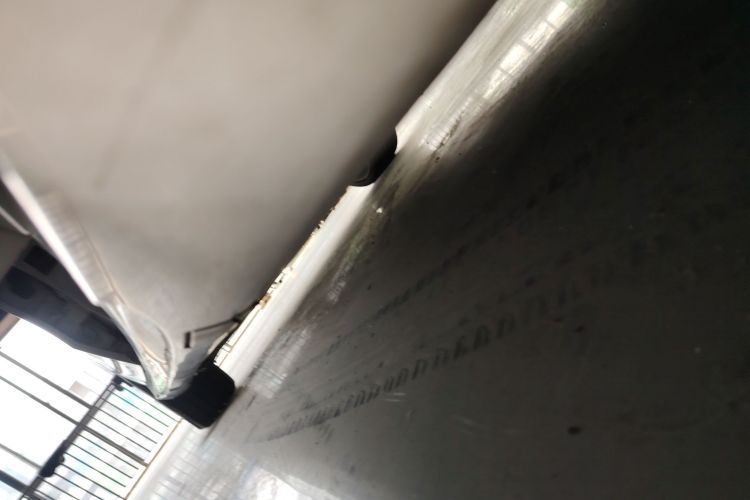 奔驰E级 2014款 E 300 L 运动型局部细节9001