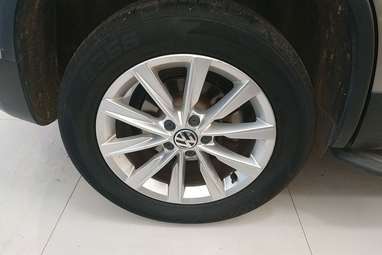 大众 途观 2016款 300TSI 自动两驱舒适版车身外观6008