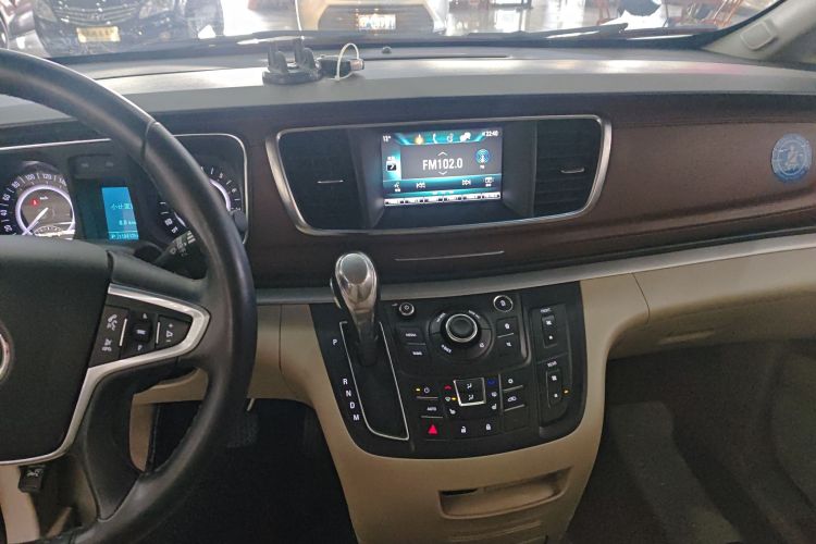 别克GL8 2018款 28T 尊贵型 国VI中控内饰16