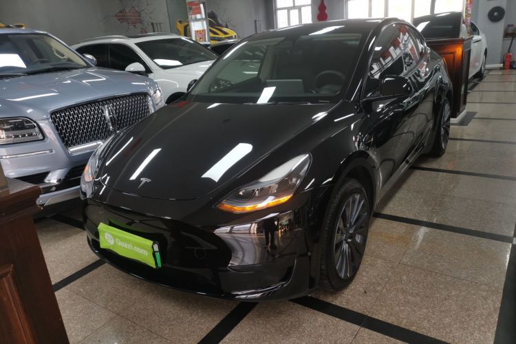 特斯拉 Model Y 2022款 改款 后轮驱动版车身外观2
