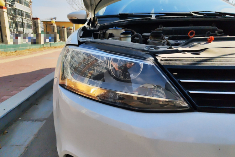 大众 速腾 2012款 1.6L 手动舒适型车身外观6006