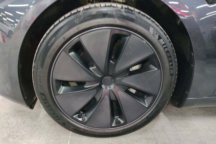 特斯拉 Model 3 2023款 长续航全轮驱动版车身外观6007