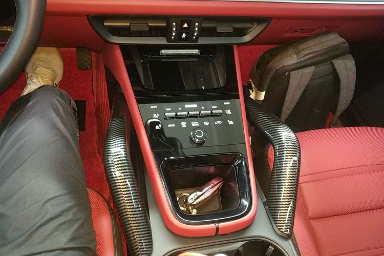 保时捷 2024款 Cayenne 3.0T中控内饰18