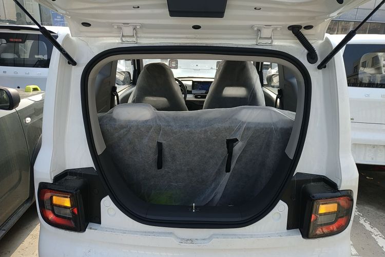 吉利银河 熊猫 2025款 210km 元气熊机舱底盘23