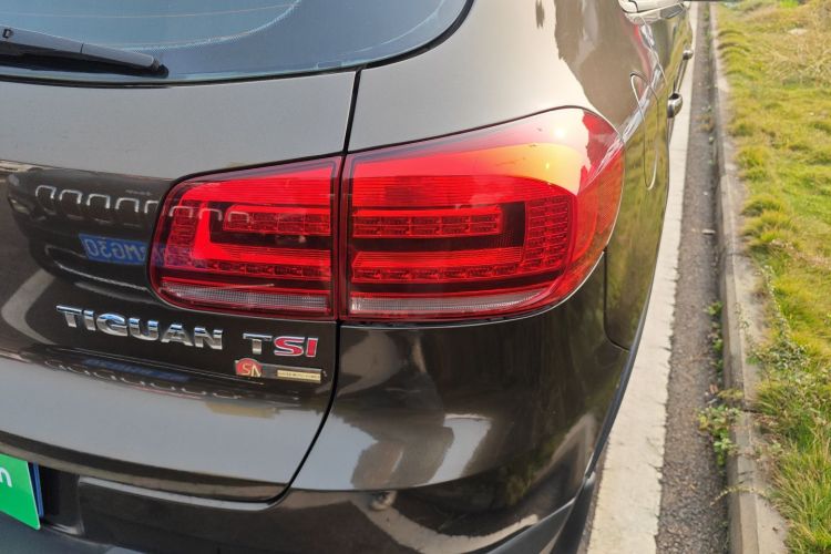 大众 途观 2015款 1.8TSI 自动两驱豪华型车身外观9