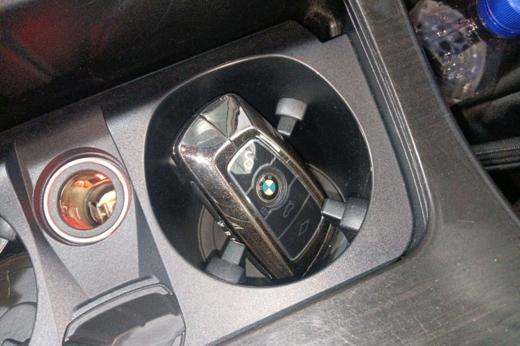 宝马5系 2014款 525Li 豪华设计套装中控内饰7001