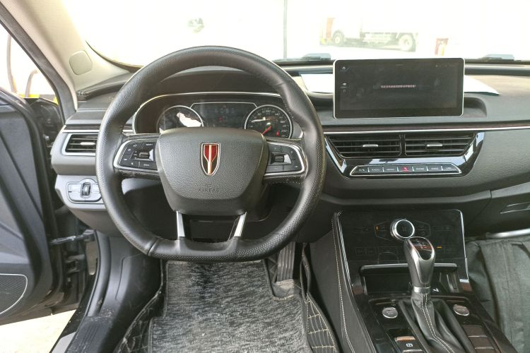 红旗H5 2019款 30TD 型动版中控内饰12