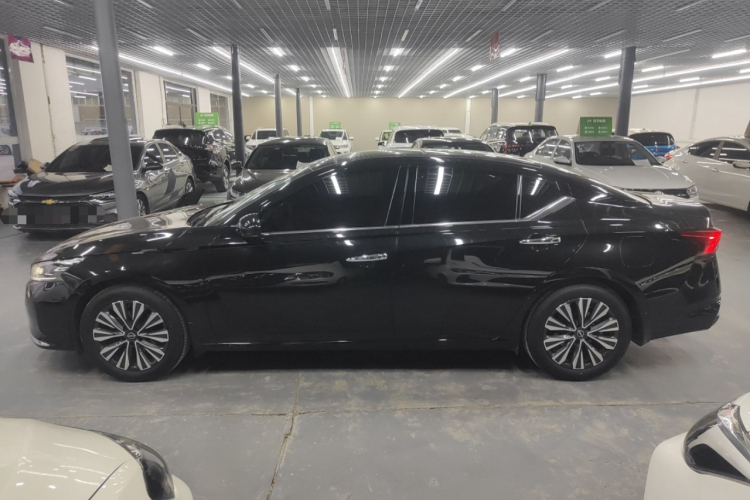 日产 天籁 2022款 2.0L XL-Upr 优享版车身外观4