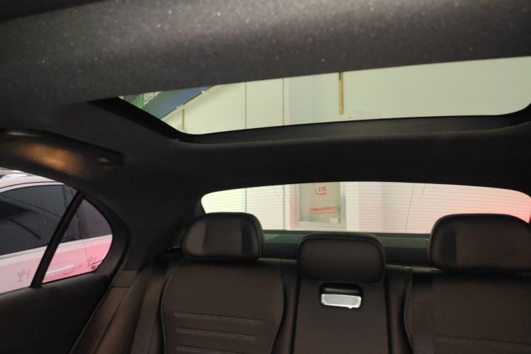 奔驰C级 2022款 C 260 L 皓夜运动版中控内饰22