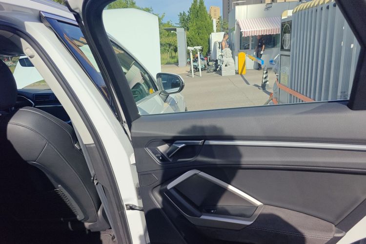 奥迪Q3 2023款 改款 40 TFSI 时尚动感型中控内饰45