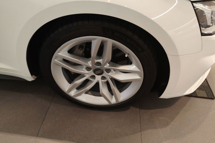 奥迪A5 2017款 Sportback 45 TFSI 时尚型车身外观10