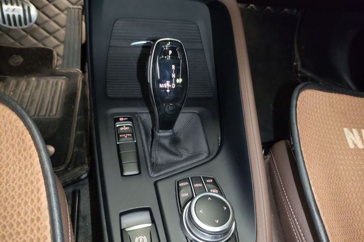 宝马X1 2021款 sDrive20Li 时尚型中控内饰18