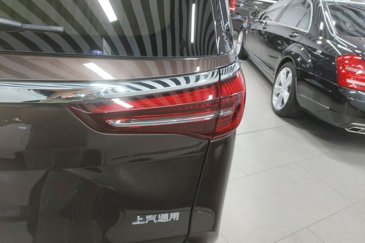 别克GL8 2021款 ES陆尊 653T 尊享型车身外观9