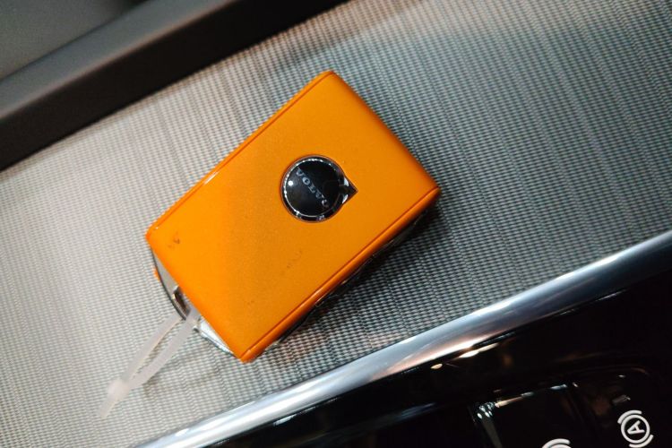 沃尔沃XC60 2025款 B5 四驱智远极夜黑版中控内饰11